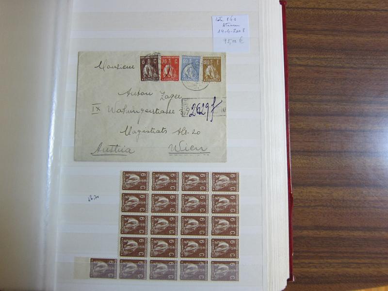 0007 (14).JPG -     Lote:    7      Ceres      Lotes Especiais       Descrição:         1924/26 &mdash; Ceres. Novas taxas e cores. Colecção em classificador, com selos novos e usados, simples e em múltiplos. Série em quadras, Variedades de clichés e erros. Inclui 7 provas e 37 exemplares, entre cartas e postais ilustrados, em todas as taxas, com excepção dos valores de 10E e 20E. 95% dos selos novos em excelente estado sem sinal de charneira. Todas as cartas de grande qualidade e em bom estado de conservação. Acompanham muitos desenhos de autoria de Eduardo Silva. Valor de catálogo dos selos novos de &euro; 32.000,00.        Lote       Valor Base:     &euro; 8.000,00     Valor Venda:     &euro; 8.000,00     